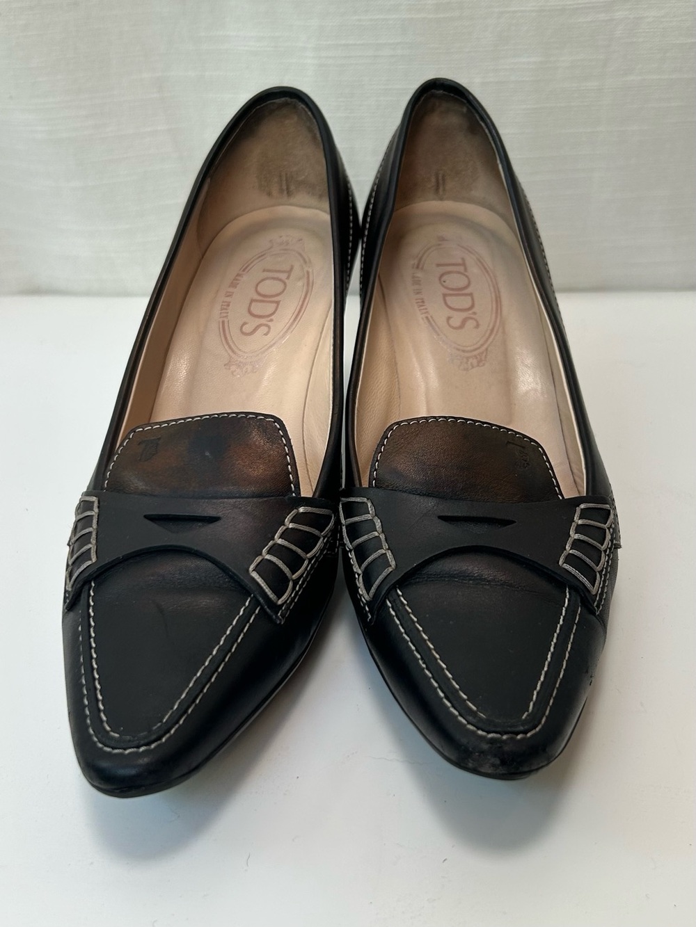 Tod's Vintage Black Leather Pointed-Toe Kitten Heel Loafers w/Contrast Stitching